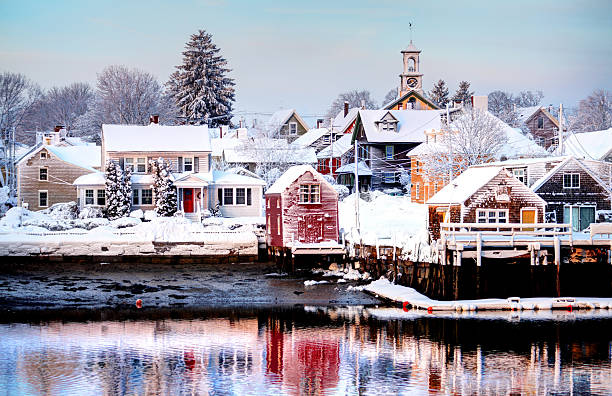 New Hampshire Winter Destination Candle-Evergreen, Pine, Florals